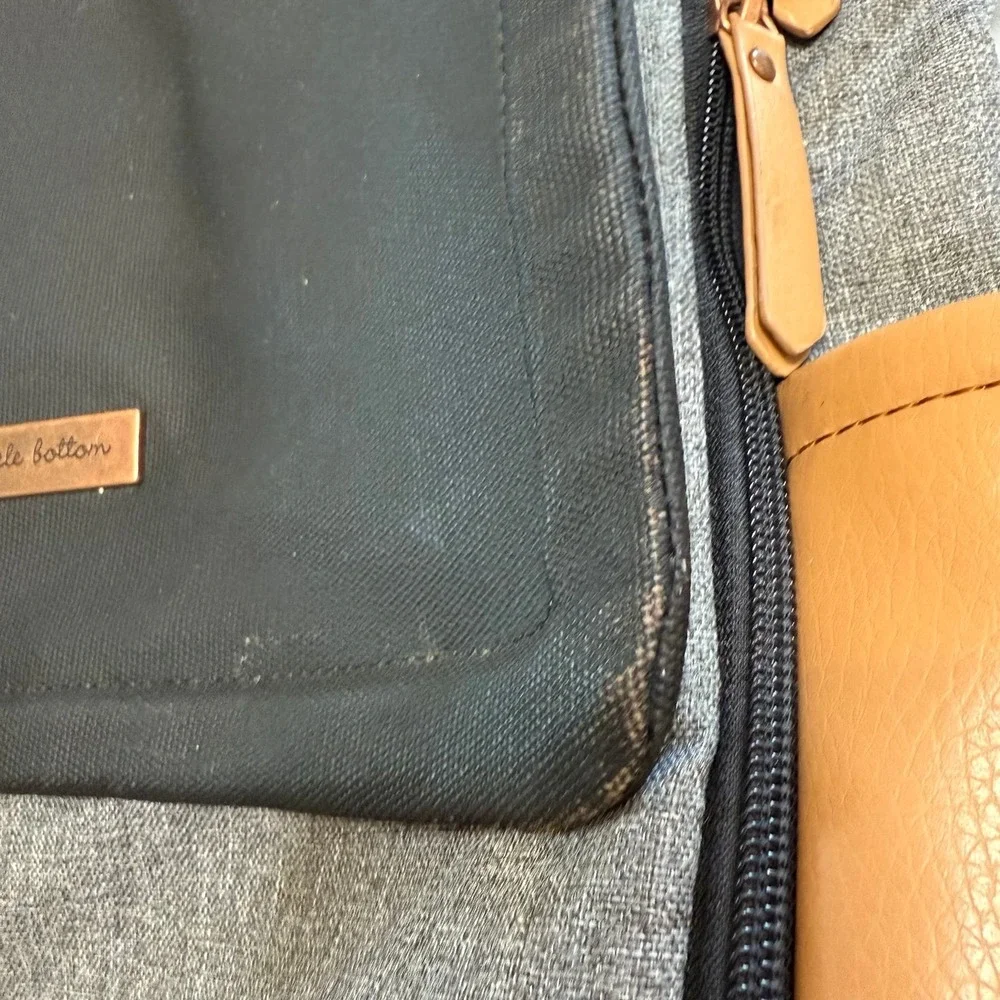 Petunia Pickle Bottom Camel &‎ Graphite Boxy Backpack diaper bag